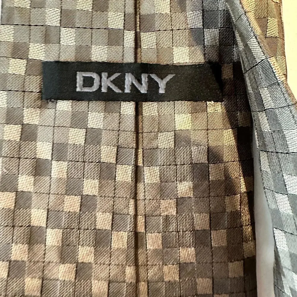 DKNY Men’s 100% Silk Gray and Khaki Beige Check Tie